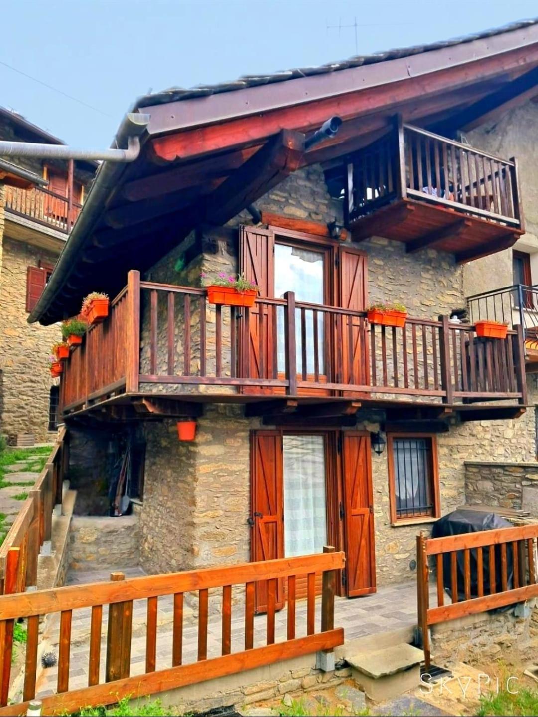 Maison Bellevue - Locazione Turistica Breve Daire Aosta Dış mekan fotoğraf
